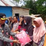 Pemkot Kendari Serahkan Bantuan kepada 16 Korban Bencana Hidrometeorologi di Puuwatu