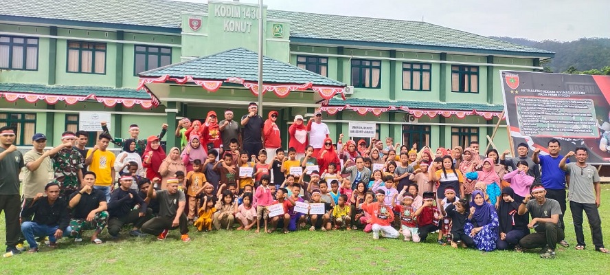 Foto bersama Kodim 1430 Konut bersama jajaran dan para peserta lomba training basic operator