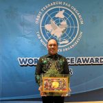 Bupati Konut Ruksamin Dianugerahi World Peace Award oleh WPO Bersama Para Tokoh Nasional dan Internasional