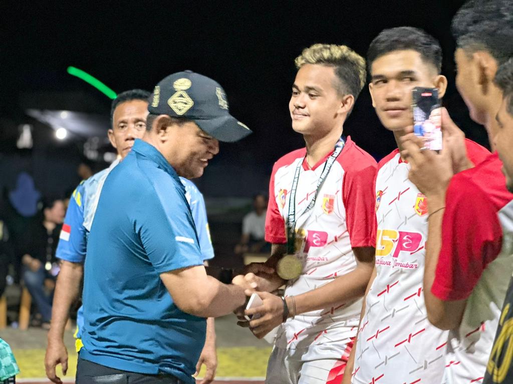Tim Bola Voli Dua La Ode Borong Juara Turnamen Bupati Konut Cup I