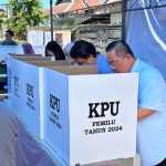Salurkan Hak Pilih di TPS 20 Kendari, Ketua Rapim Anton Timbang Optimis Prabowo-Gibran Menang Satu Putaran