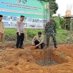 Bupati Ruksamin Letakkan Batu Pertama Pembangunan Sekretariat MD KAHMI Konut