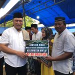 Safari Ramadhan di Motui: Bupati Konut Ruksamin Salurkan Bantuan Sembako dan Dana Pembangunan, Serta Janji Tunjangan Bulanan untuk Lansia