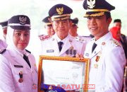 Bupati Konawe Utara Berikan Piagam Penghargaan pada OPD, Camat, dan Lurah Berdedikasi dan Profesional Jalankan Tugas