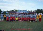Bupati dan Wabup Konawe Selatan Tanding Sepak Bola Usai Buka Porseni HUT ke-80 RI di Moramo Utara