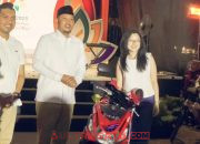Gubernur Sultra Resmi Tutup Bulan Inklusi Keuangan 2025, Wakil Wali Kota Kendari Serahkan Hadiah Utama Sebuah Motor