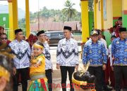 Momentum HGN, Bupati Konawe Utara Luncurkan Layanan Pendidikan Modern, PLTS, dan Bagikan Seragam Sekolah