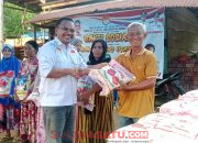 Relawan Prabowo Gibran B8C Prov. Sultra Bagikan 100 Karung Beras Gratis Di Konawe Utara