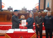 Dorong Pembangunan Berkelanjutan, Pemda Koltim Serahkan Raperda Inisiatif 2026