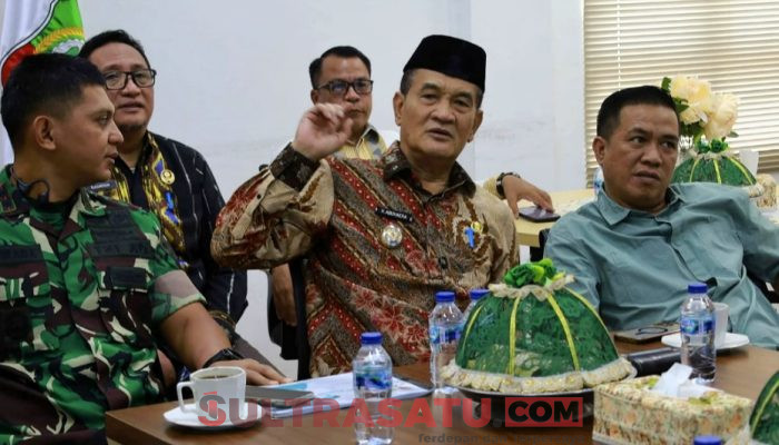 Bahas Program TMMD, Wabup Konut Abuhaera Ikut Rakornis Virtual bersama Pangdam XIV Hasanuddin