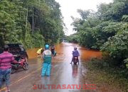 Tasrudin Camat Langgikima Turun Pantau Banjir, Jalur Trans Sulawesi di Langgikima Tak Bisa Dilalui Roda Dua dan Roda Empat