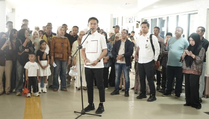 Bupati Konut Antar Langsung 45 Taruna-Taruni Politeknik Kelautan, Beasiswa Full Ditanggung Pemda