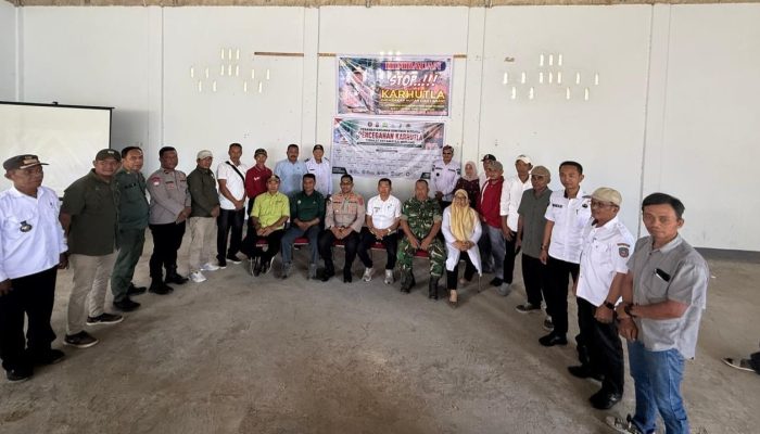 Stop Karhutla, Kapolsek dan Camat Moramo Minta Warga Tidak Membakar Hutan dan Lahan
